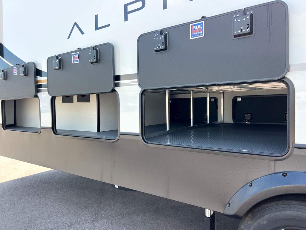 2025 Keystone ALPINE 3820FK - Image 5
