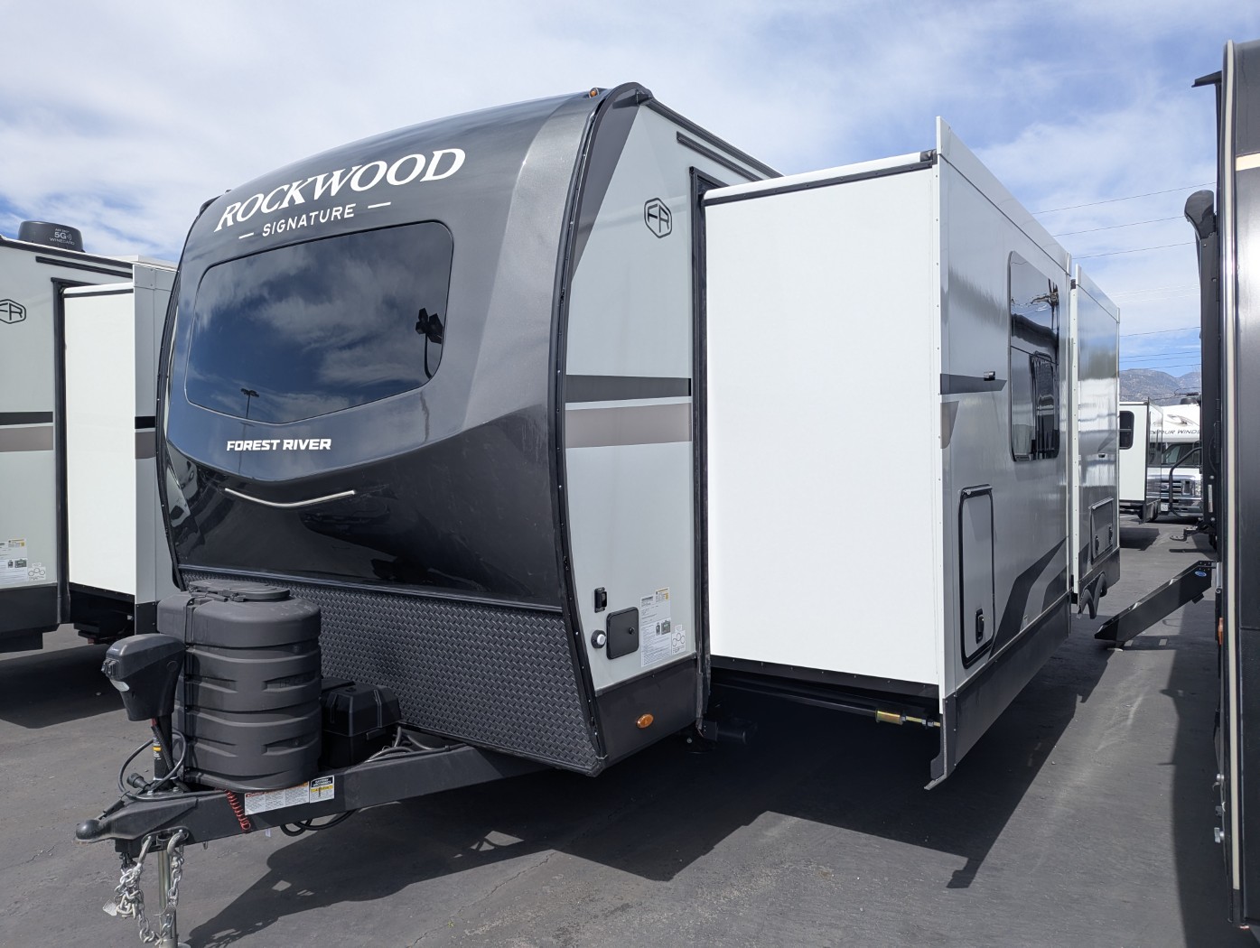 2026 Forest River Rockwood Signature 8263MBR - Image 3