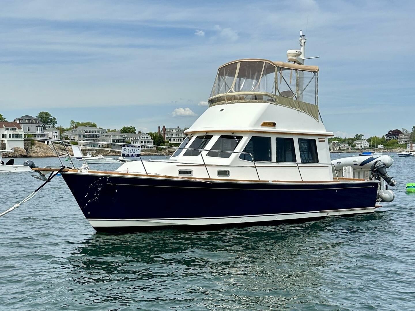 2002 Sabreline 36 Flybridge - Image 2