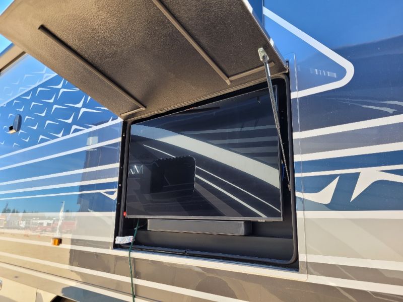 2026 Entegra Coach Accolade XL 37M - Image 4