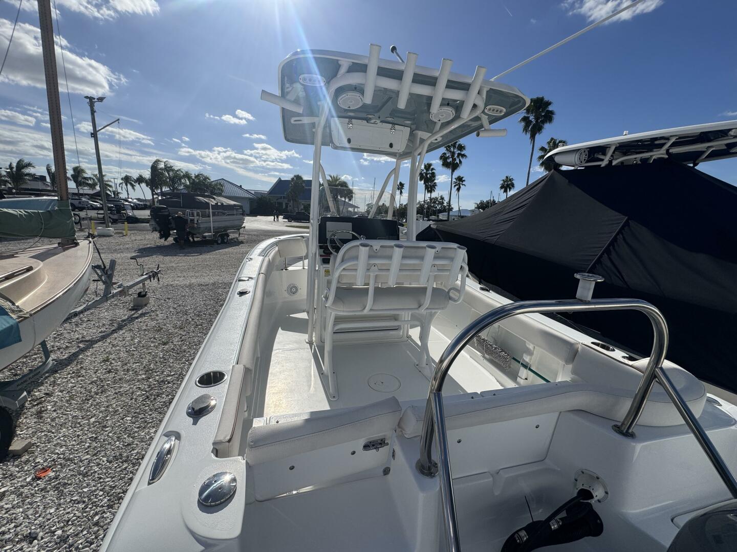 2021 Sea Hunt Ultra 219 - Image 16