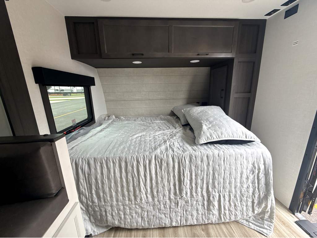 2026 VENTURE RV SPORTTREK STINGER 161VUD - Image 9