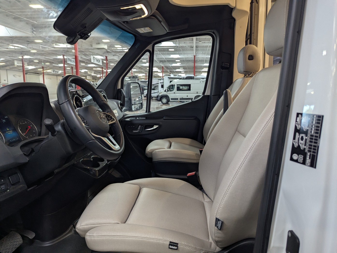 2023 Winnebago View 24J - Image 9