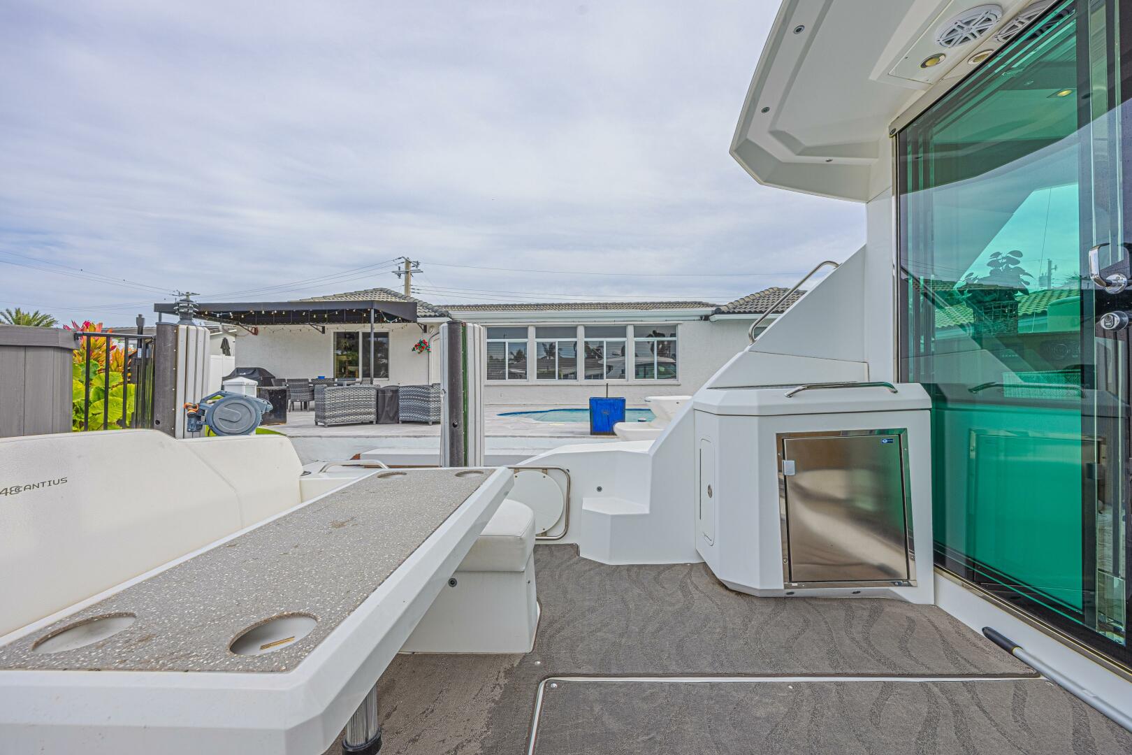 2012 Cruisers Yachts 48 Cantius - Image 14