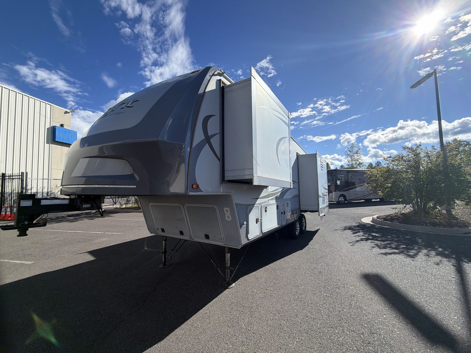 2016 Highland Ridge Light LF297RLS - Image 27