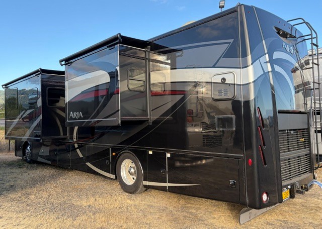 2019 Thor Motor Coach Aria 3901 - Image 3