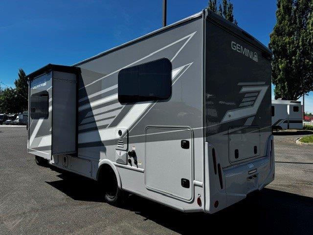 2027 Thor Motor Coach Gemini AWD 24KB - Image 4
