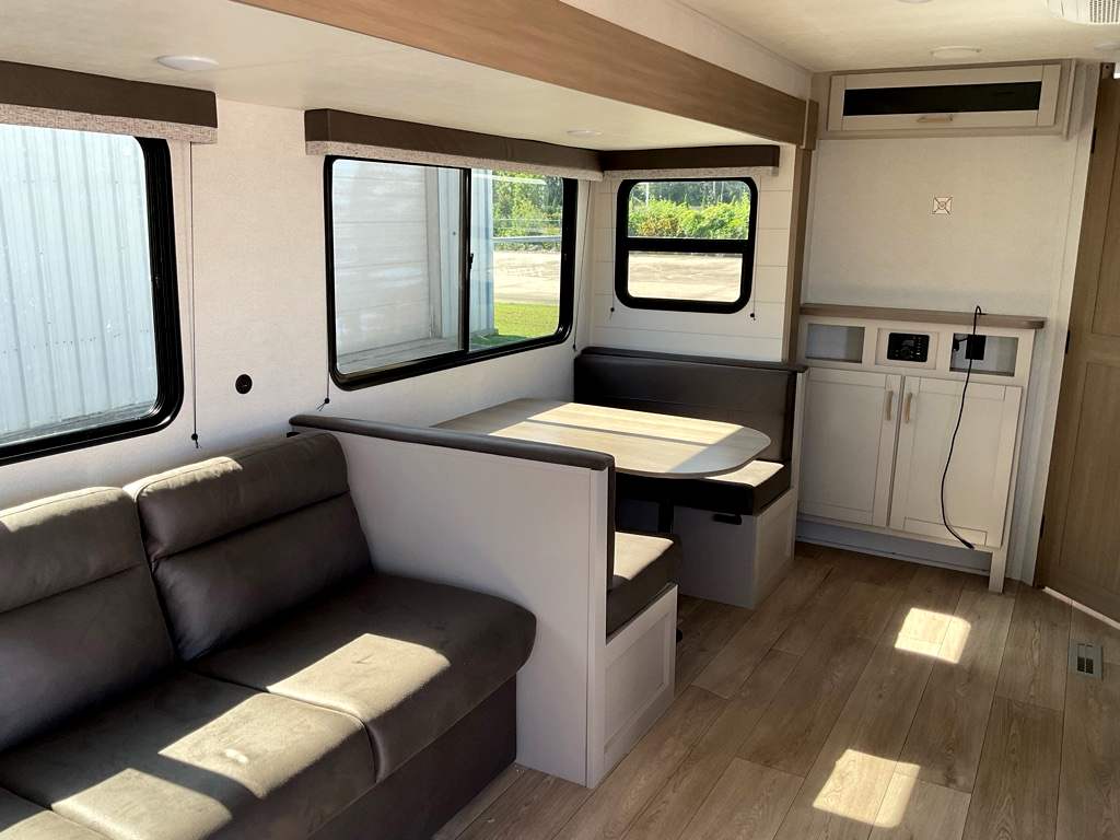 2027 JAYCO Jay Flight 262RLS - Image 8