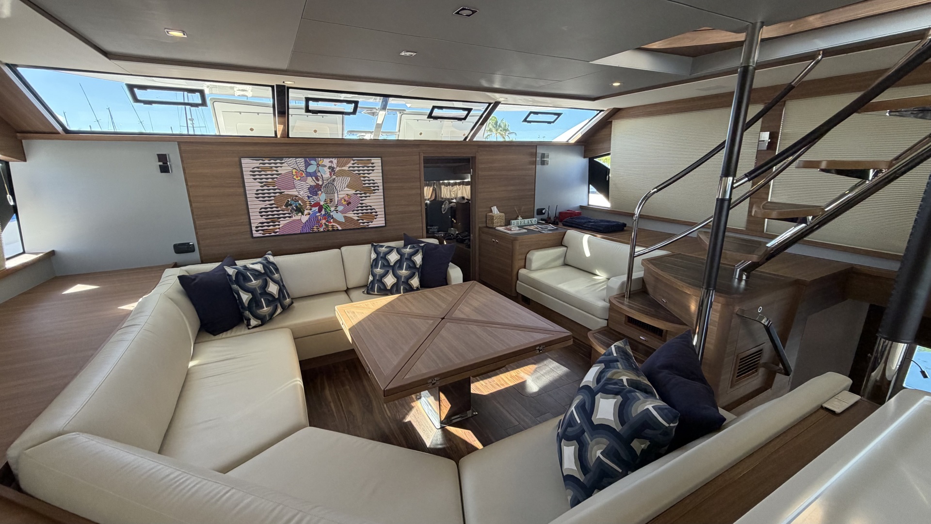 2025 Aquila 54 ENCLOSED BRIDGE - Image 21