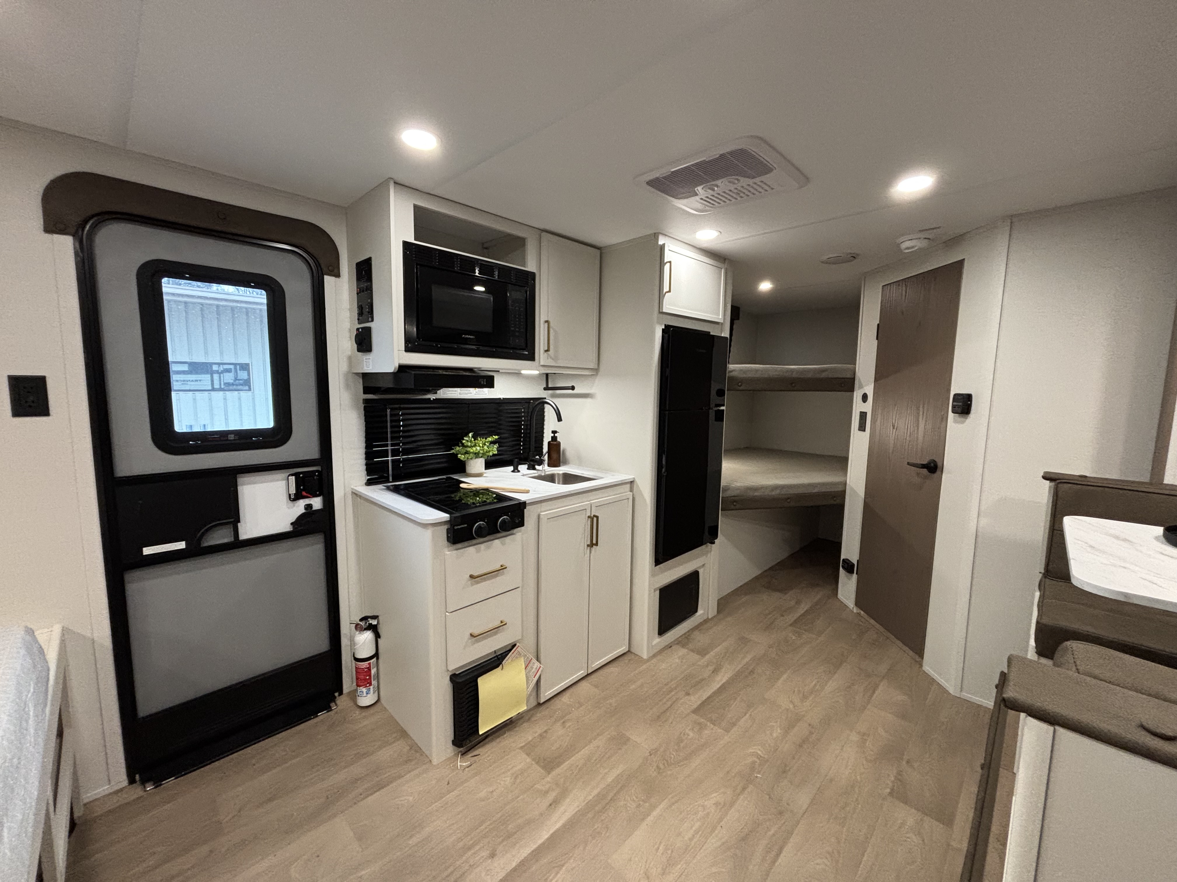 2026 Grand Design Transcend ONE 161DB - Image 11