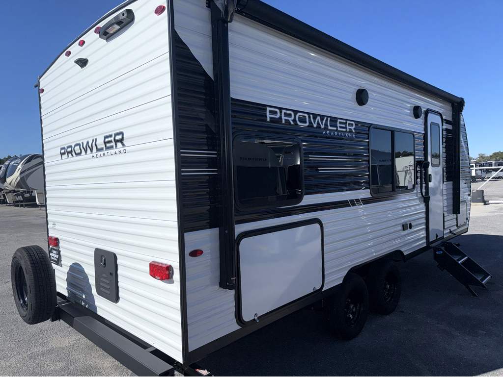 2026 HEARTLAND PROWLER 2000MB - Image 4