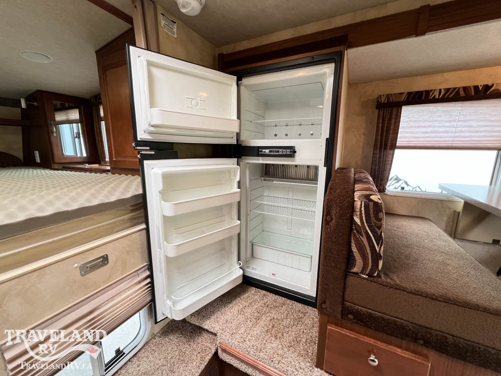 2012 NORTHWOOD ARCTIC FOX 811 - Image 13