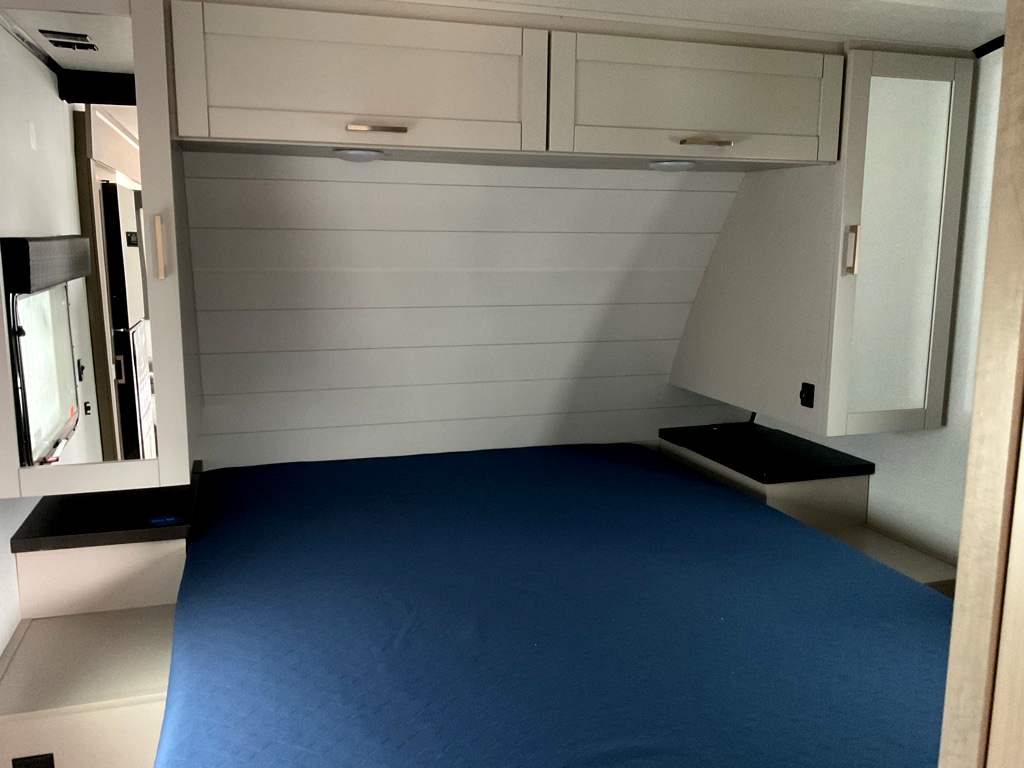 2027 JAYCO Jay Feather 25BH - Image 24