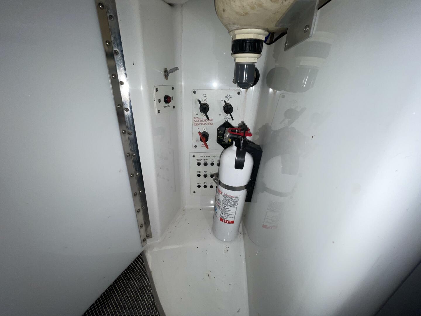 2006 Formula 280 SS - Image 22