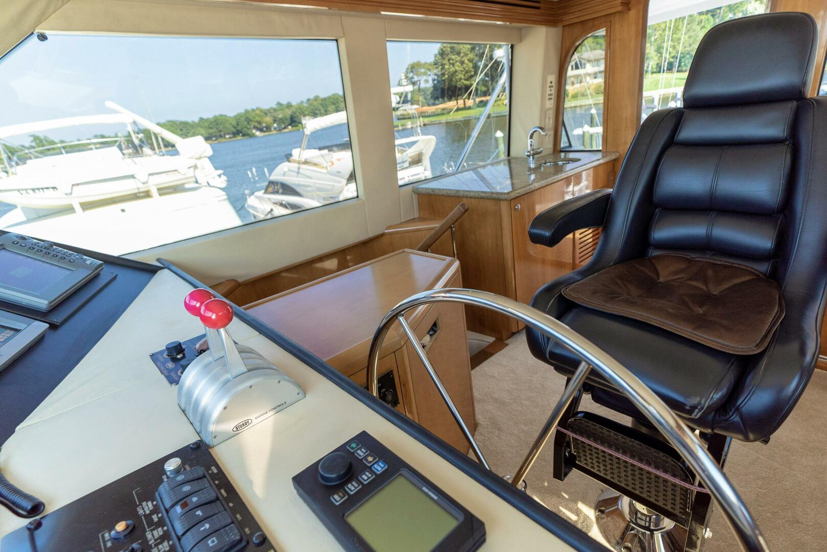 2003 Hatteras - Image 10