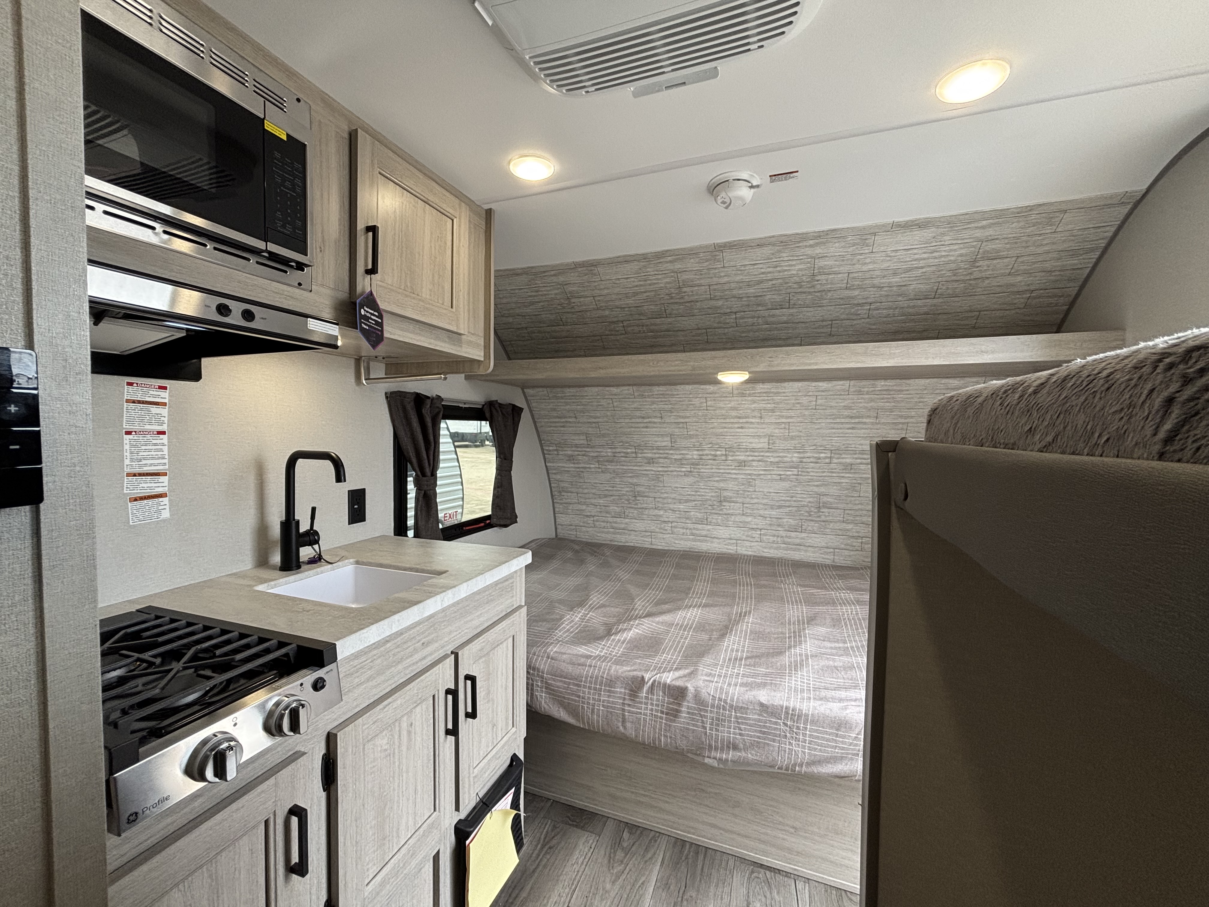 2026 Coachmen Catalina Summit Series 7 134BHX - Image 9
