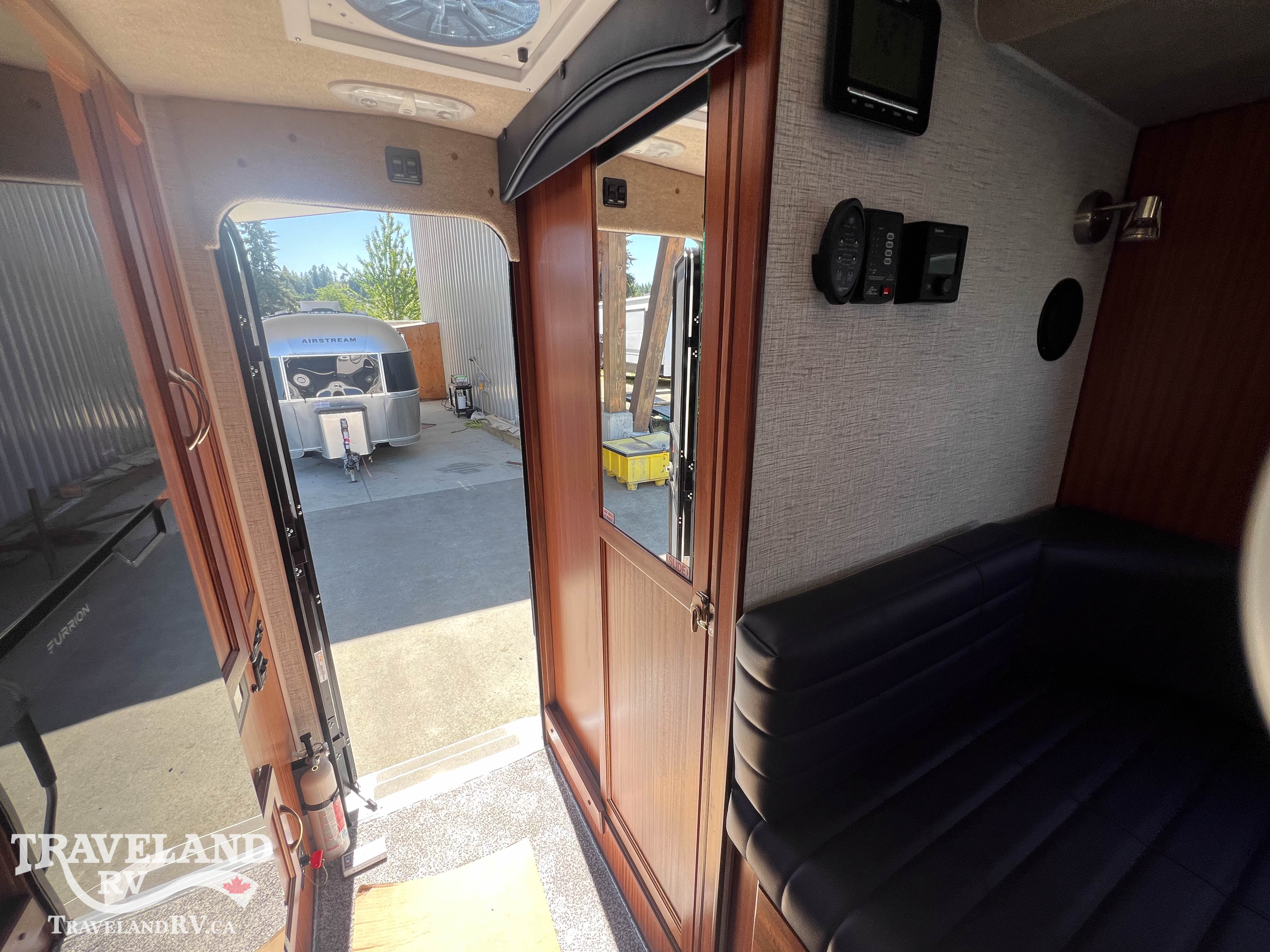 2027 NORTHERN LITE LIMITED EDITION 8-11EX LE WB - Image 9