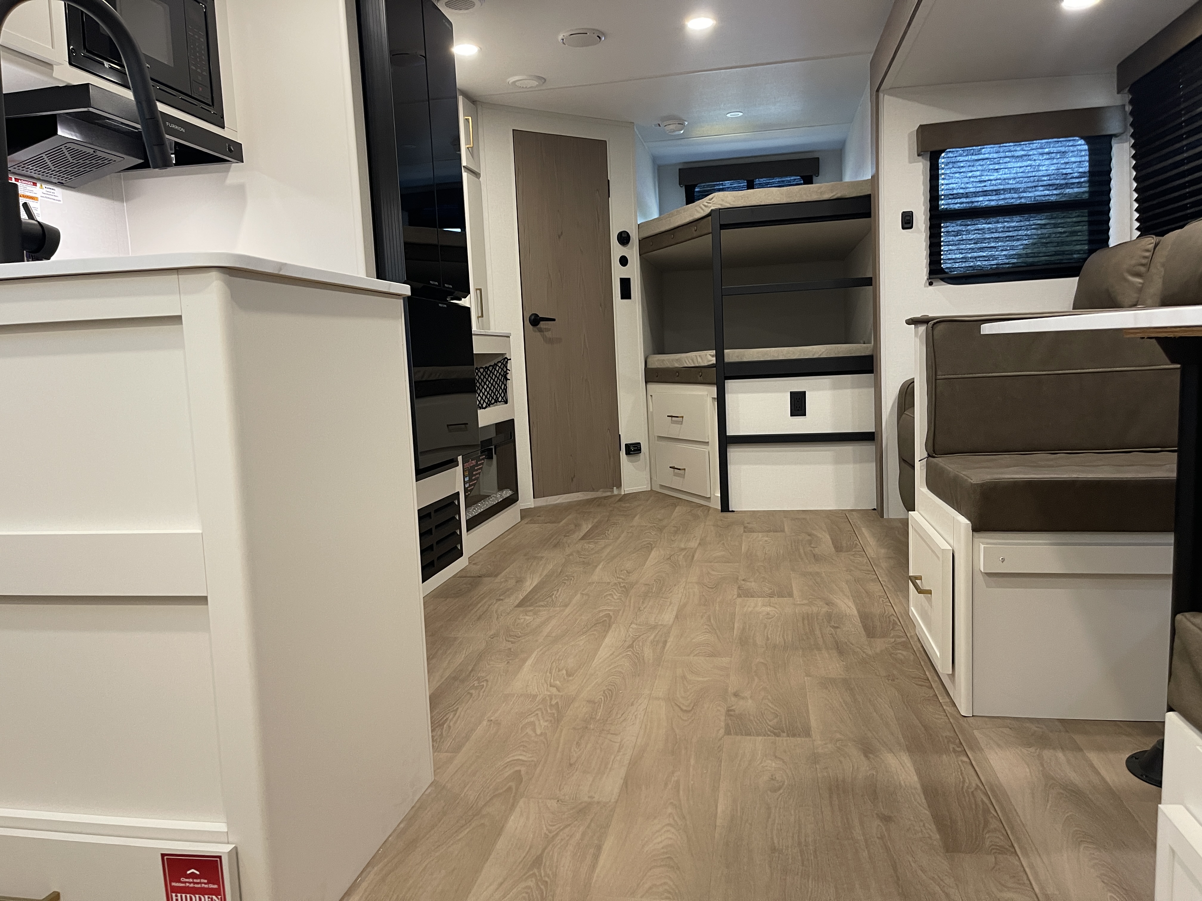 2027 Grand Design Transcend XPLOR 27DBX - Image 13