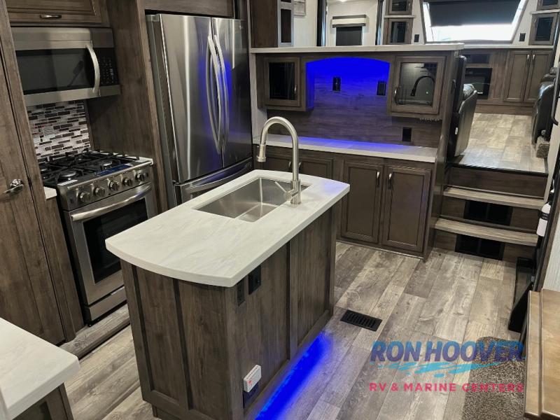 2021 FOREST RIVER 379FLOK - Image 21