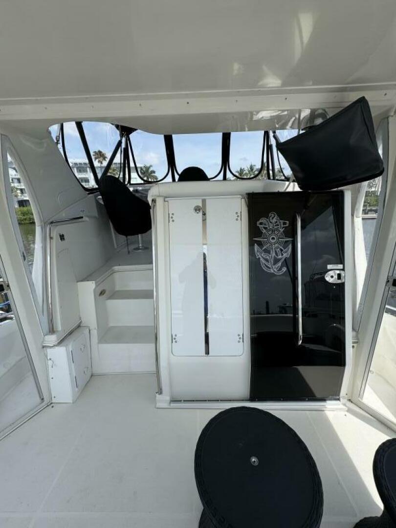 2005 Carver - Image 14