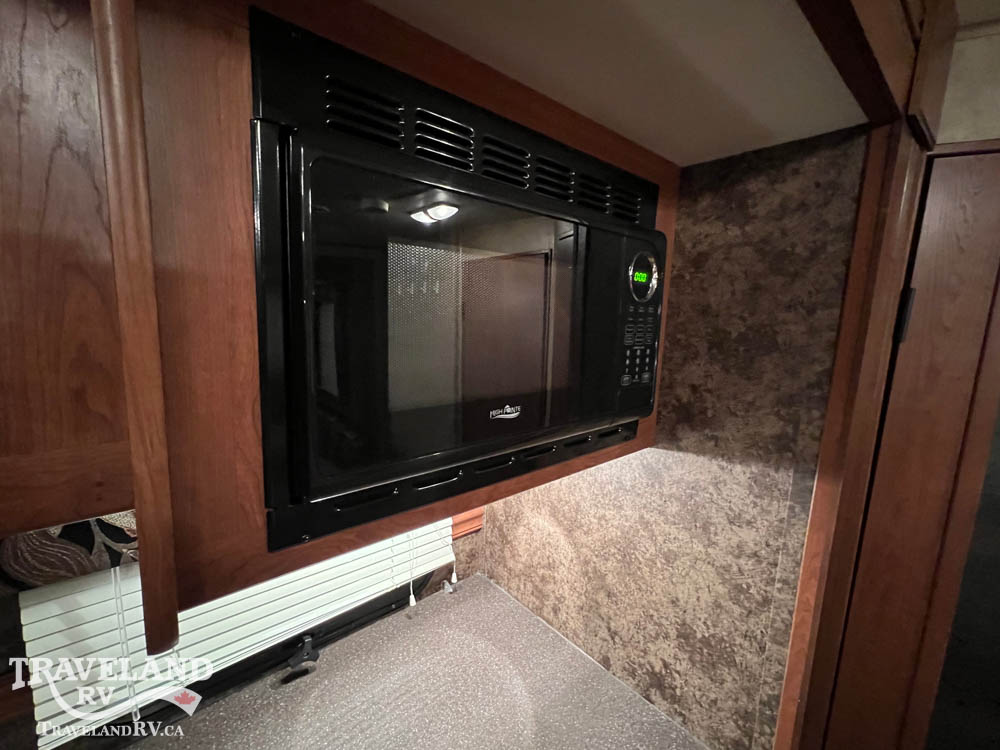 2013 Dutchmen Denali 268RB - Image 15