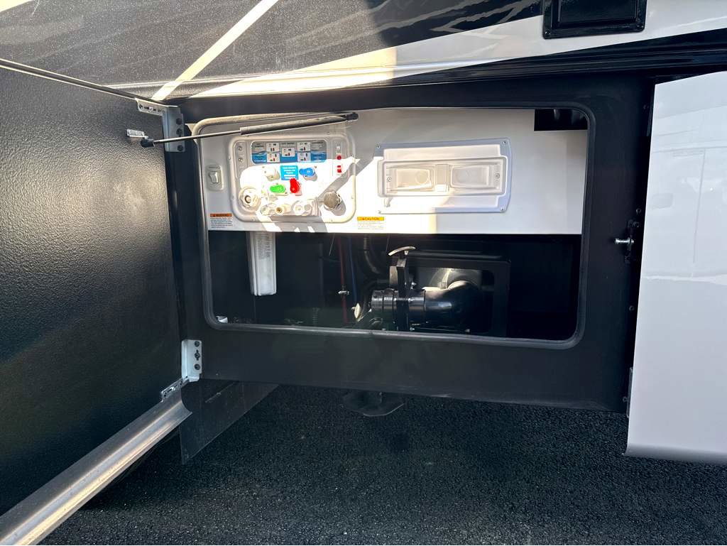 2026 JAYCO SENECA 37M - Image 11