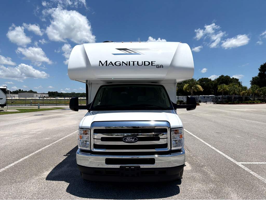 2027 THOR MOTOR COACH MAGNITUDE GA28 - Image 2