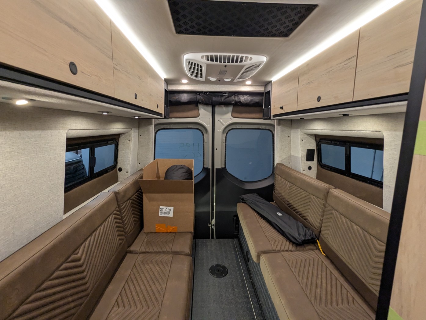 2026 Storyteller Overland Crew Mode XL - Image 22