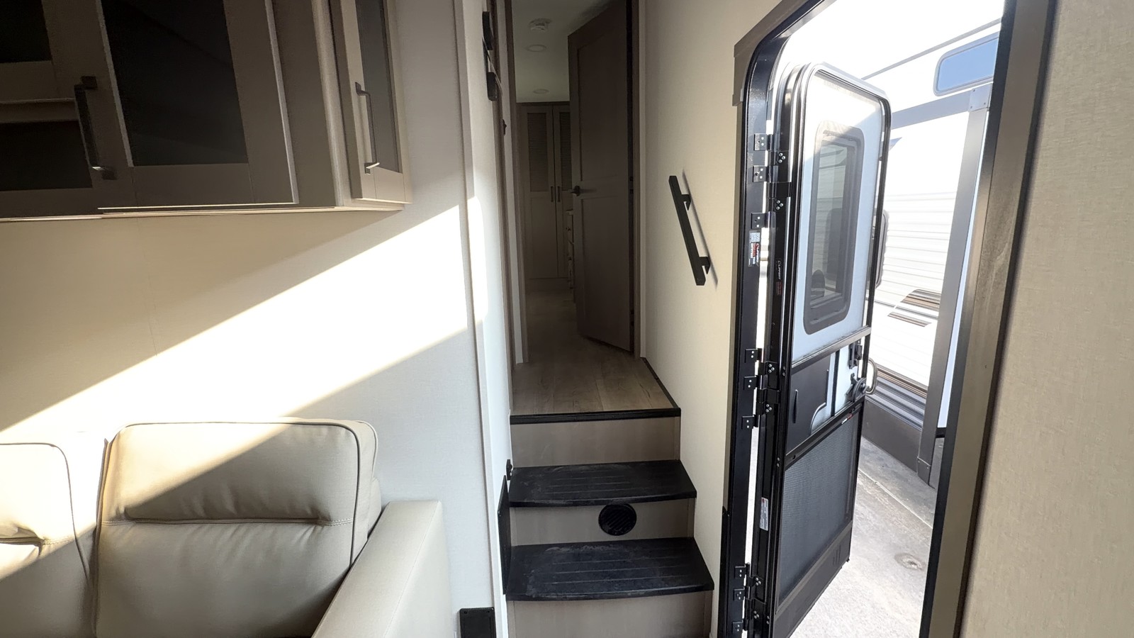 2026 GRAND DESIGN 320MKS - Image 24