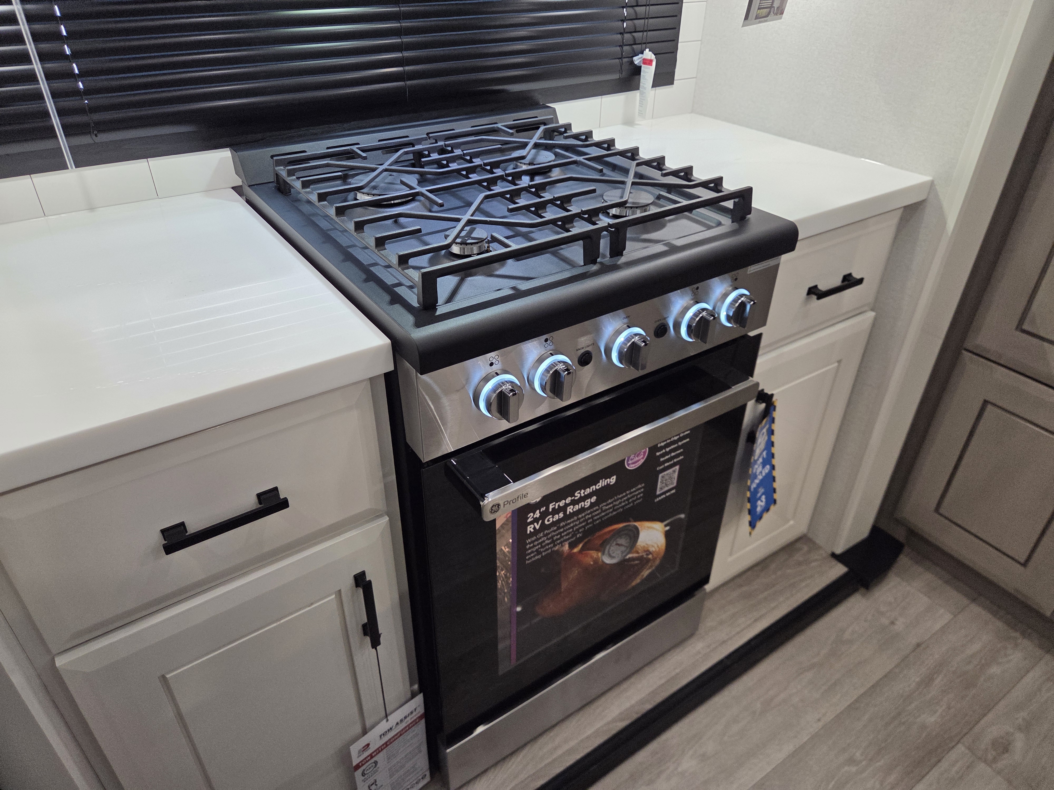2027 Jayco Pinnacle 39FLOK - Image 9