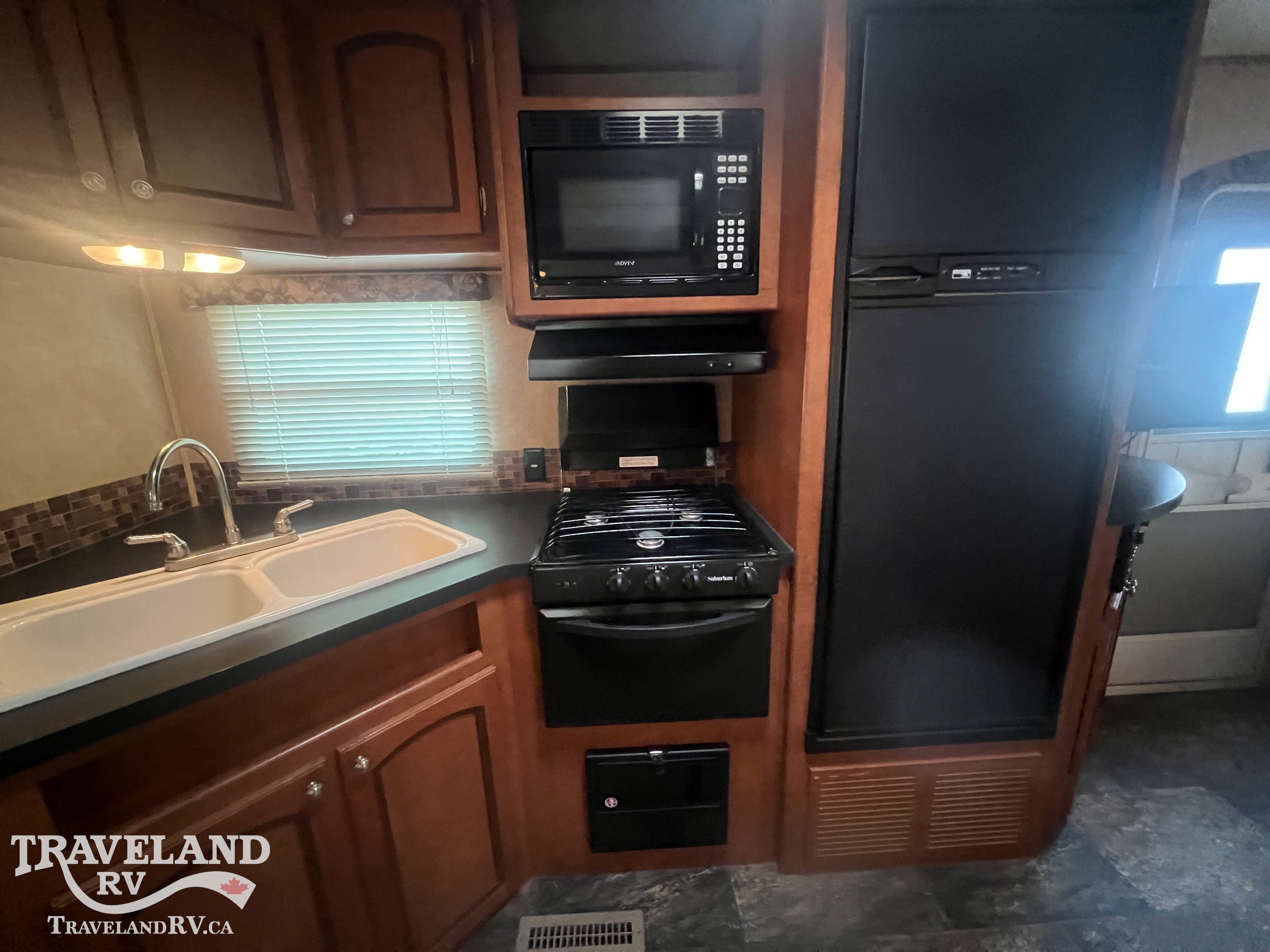 2013 COACHMEN SHASTA REVERE 27RLSS - Image 15