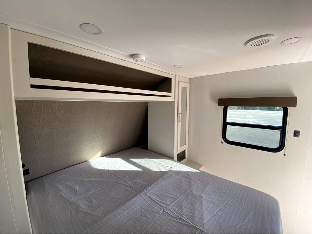 2026 GRAND DESIGN TRANSCEND 26BHX - Image 31