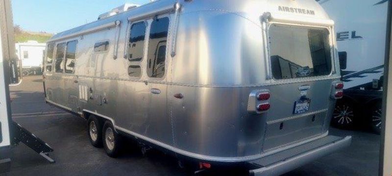 2019 AIRSTREAM INTERNATIONAL 30RB SERENITY - Image 3