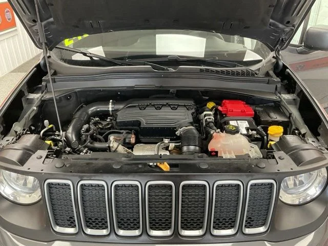 2023 Jeep Renegade Utility 4D Latitude 4WD - Image 10