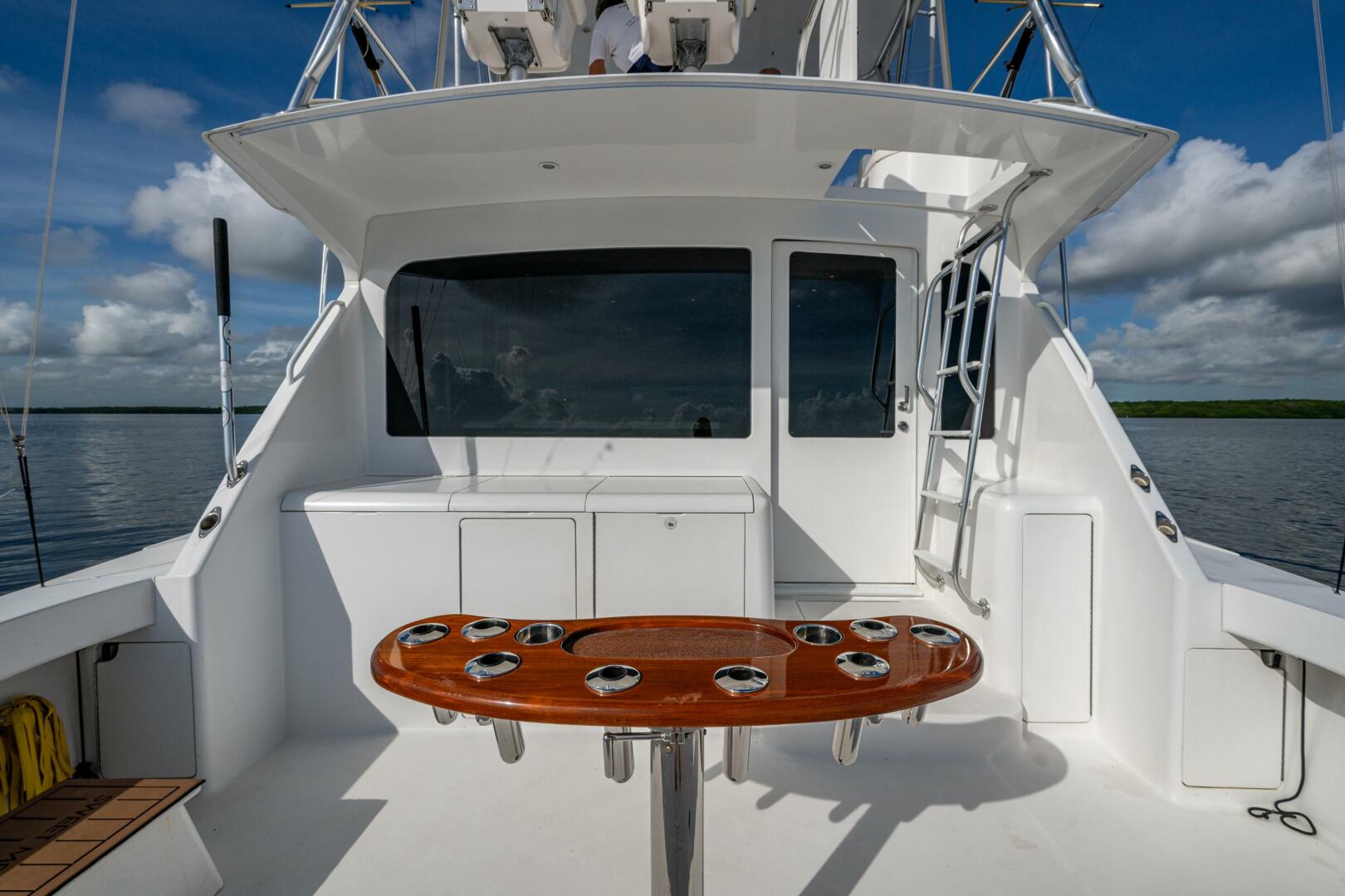 2004 Viking 48 Convertible - Image 31