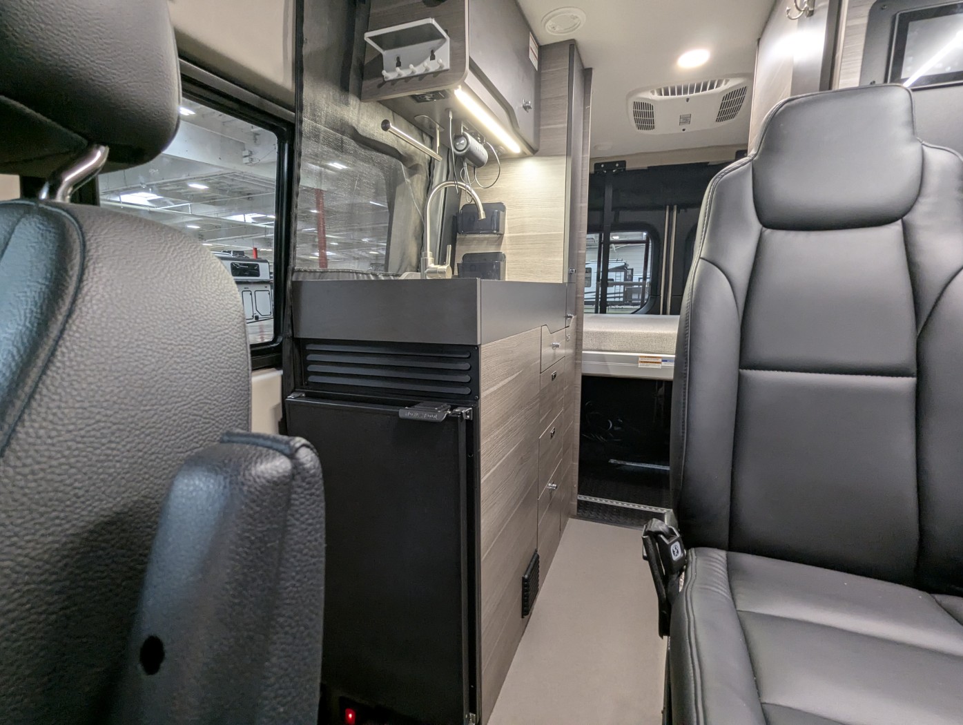2025 Entegra Coach Launch 19Y - Image 25