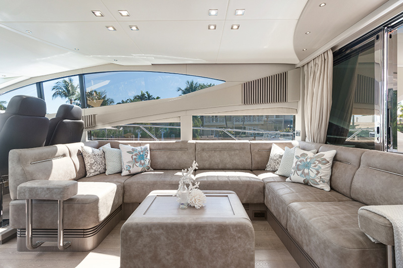 2015 Sunseeker Sport Yacht 68 - Image 3