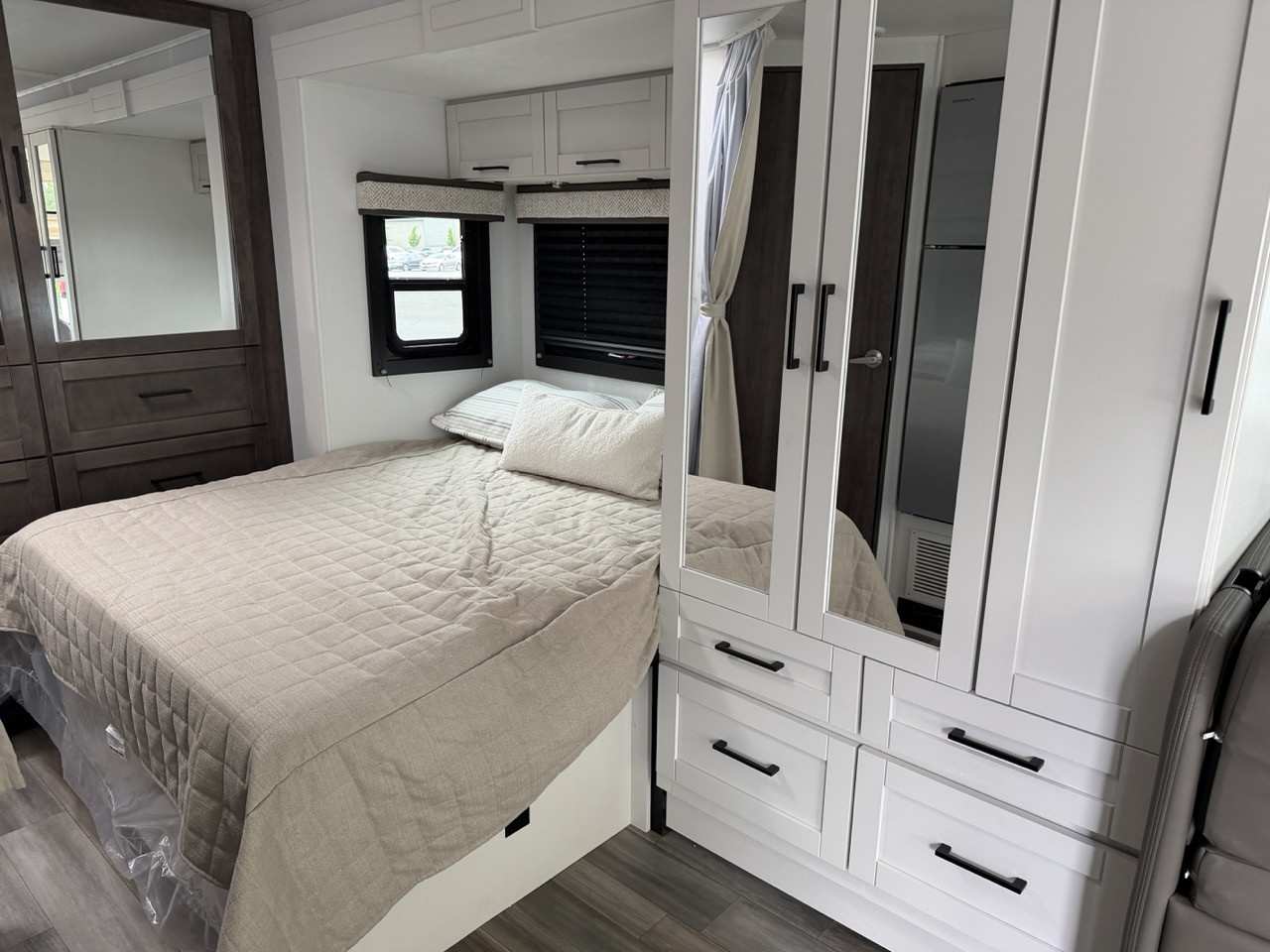 2026 Entegra Coach Odyssey 24B - Image 9