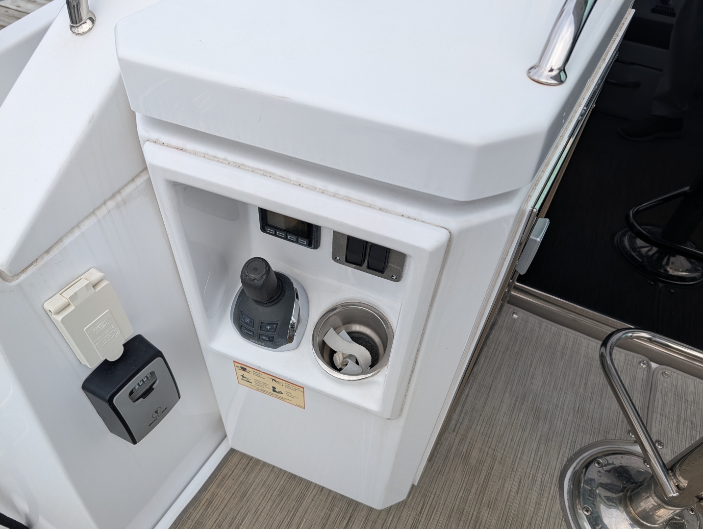 2022 Cruisers Yachts 54 Cantius - Image 57