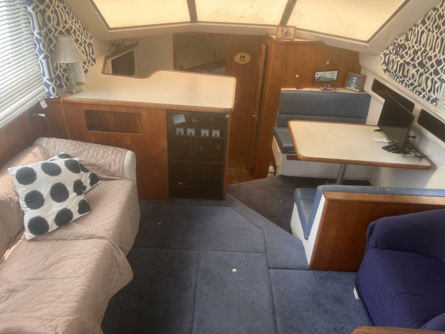 1994 Carver Aft Cabin Motor Yacht - Image 31