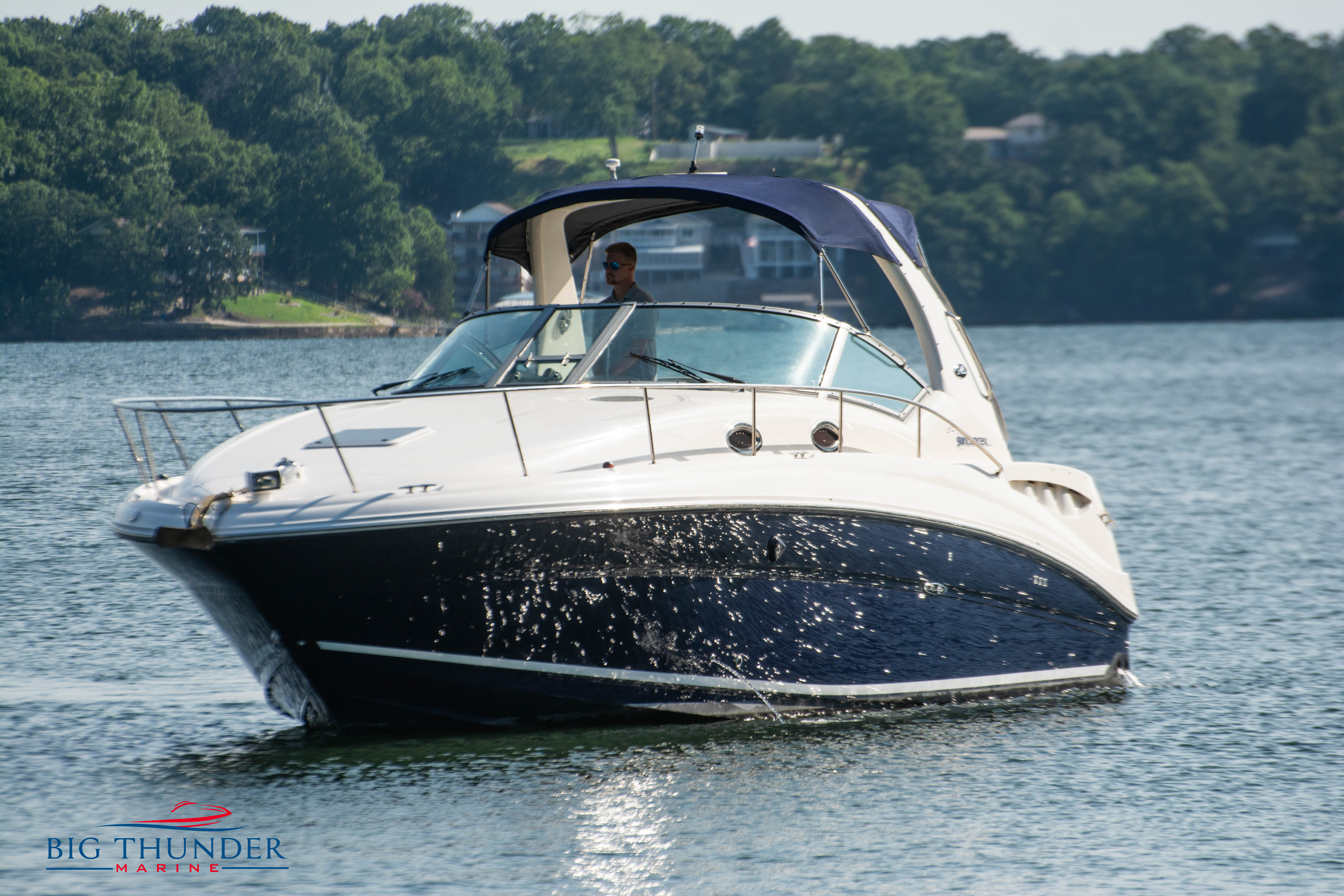 2004 Sea Ray Sundancer 320 - Image 2