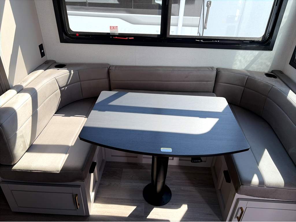 2027 JAYCO NORTH POINT 391TBBH - Image 8