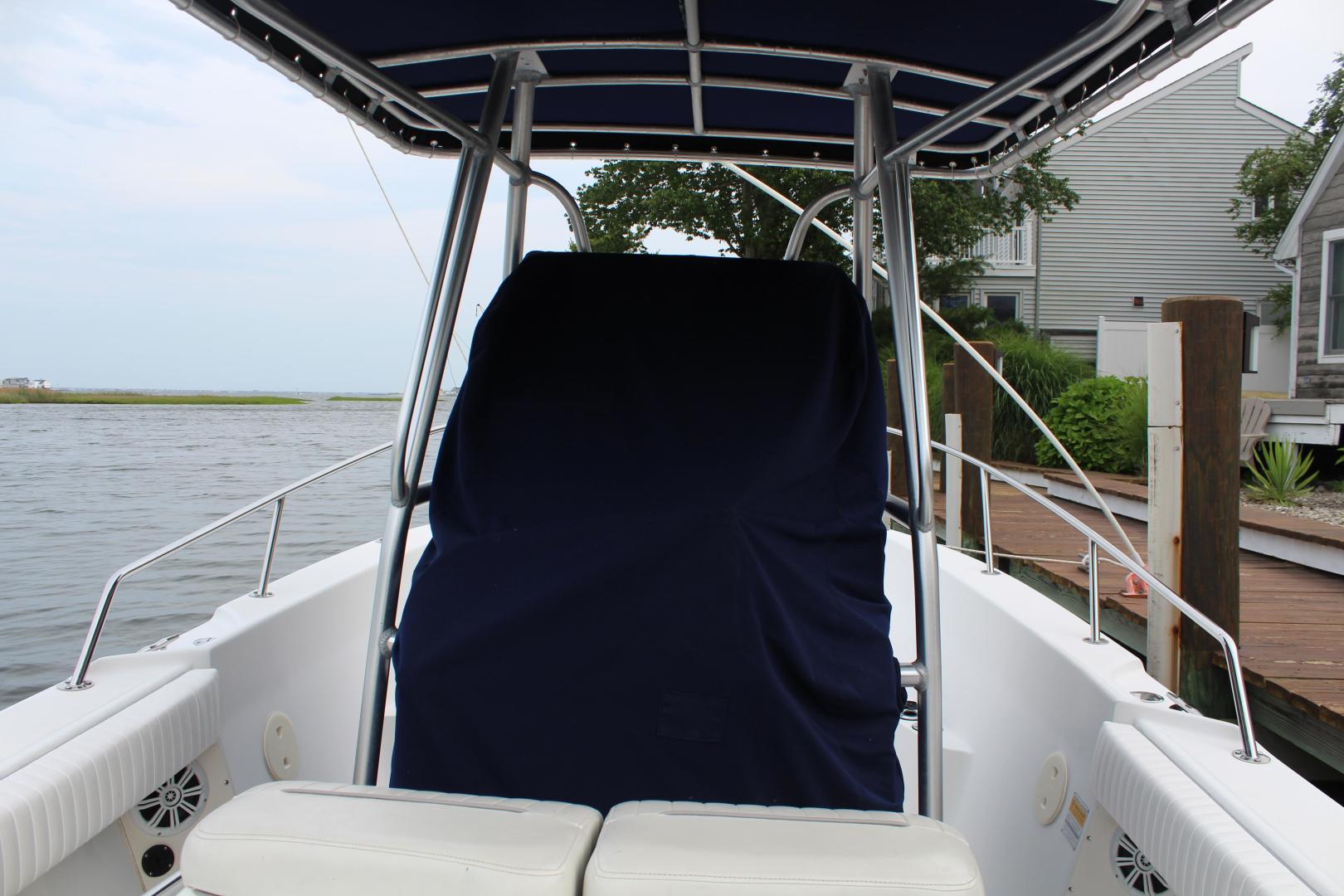 1999 Boston Whaler 23 Outrage Base - Image 3