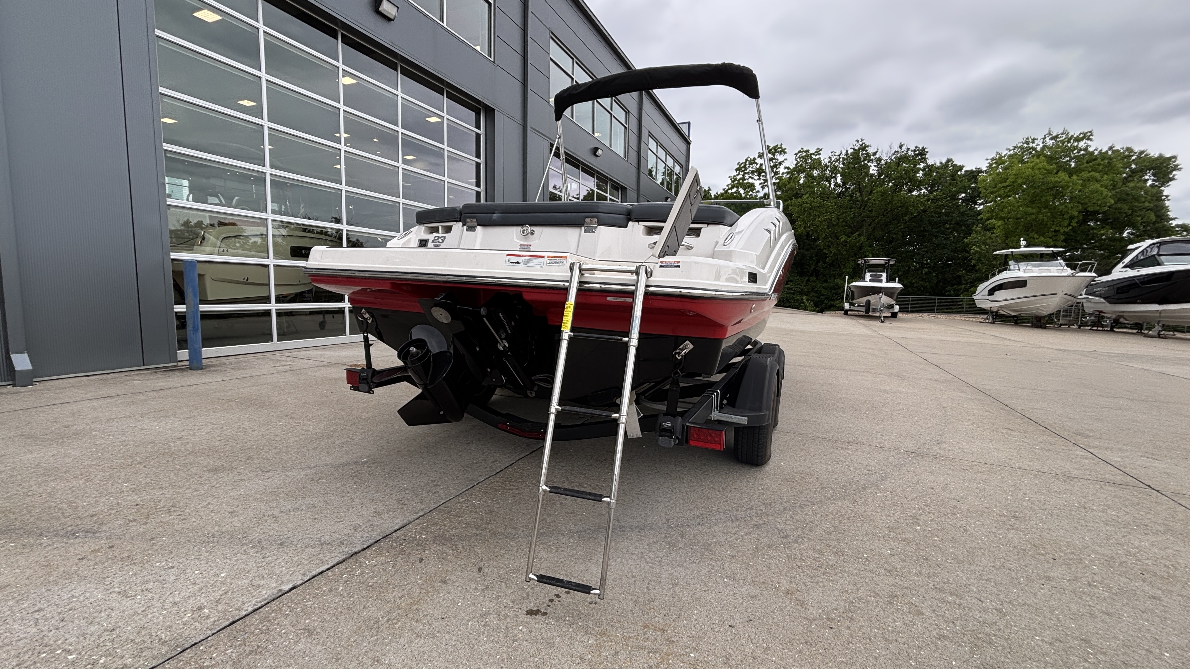 2021 Chaparral 23 SSi - Image 14