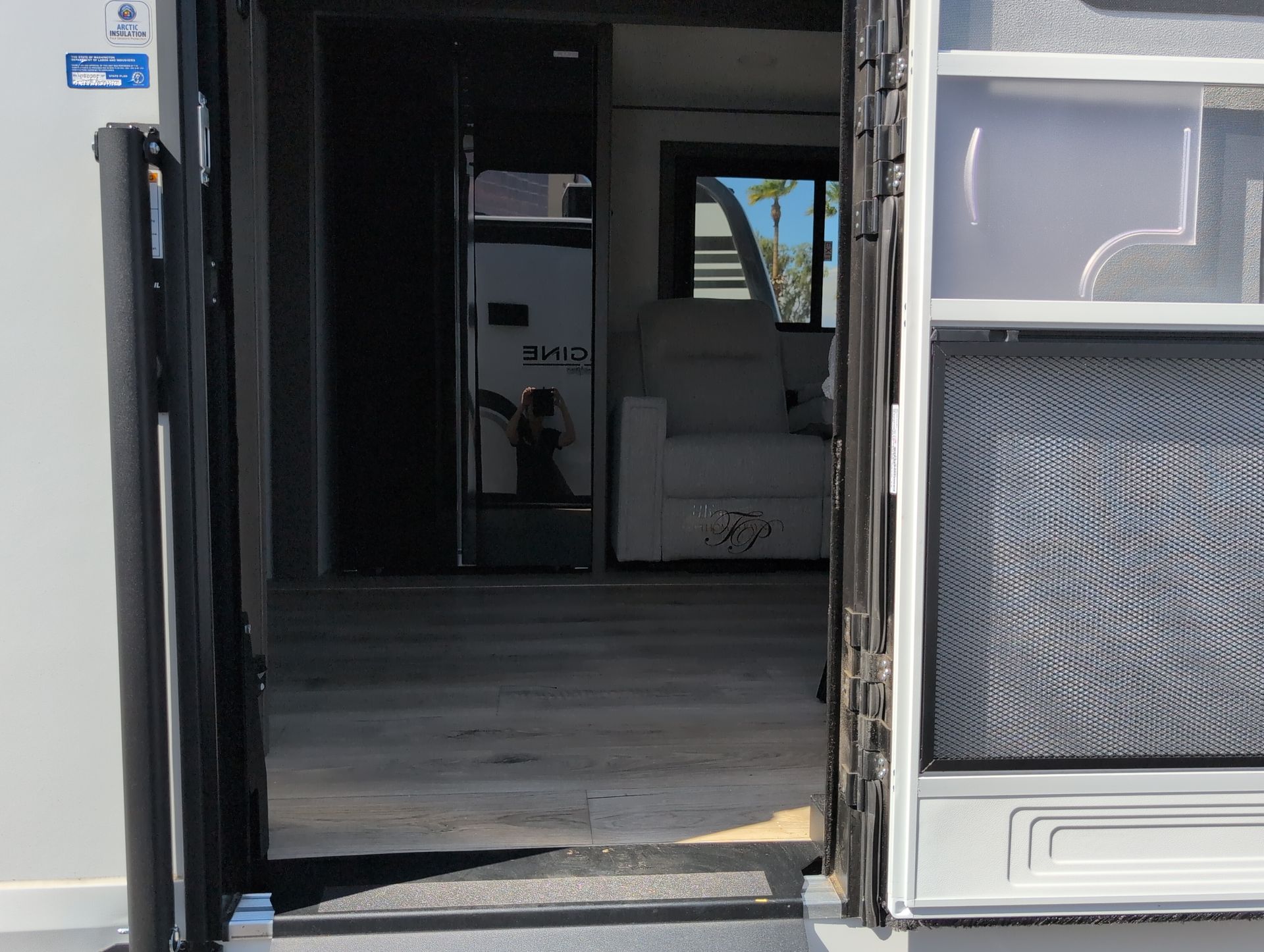 2027 Grand Design Reflection Travel Trailer 322FKTS - Image 14