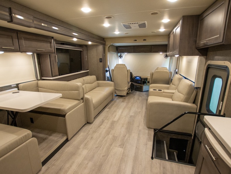 2022 Thor Motor Coach Palazzo 37.4 - Image 25