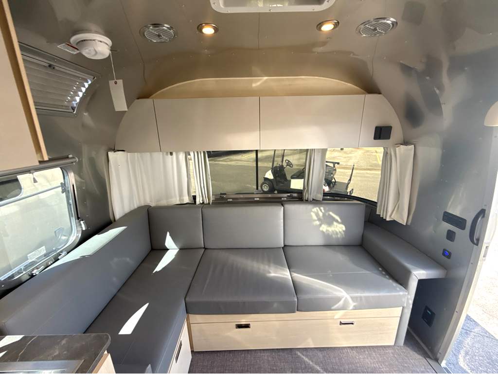 2026 AIRSTREAM FLYING CLOUD 28RBQ - Image 10