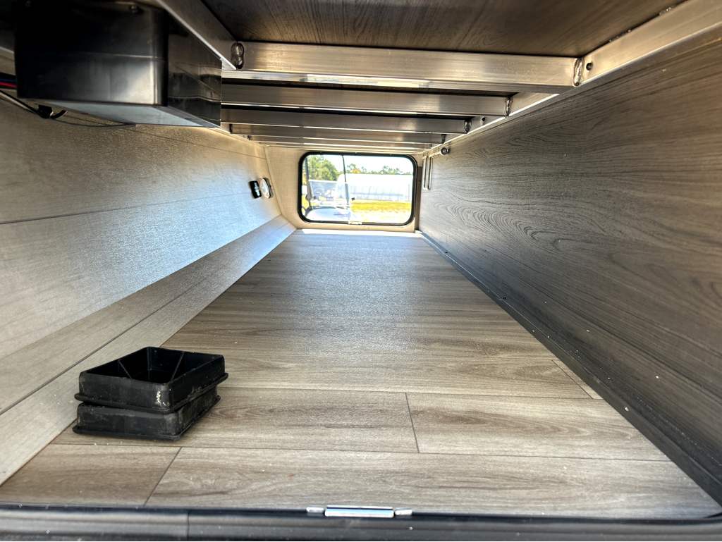 2026 VENTURE RV SPORTTREK 343VIK - Image 7