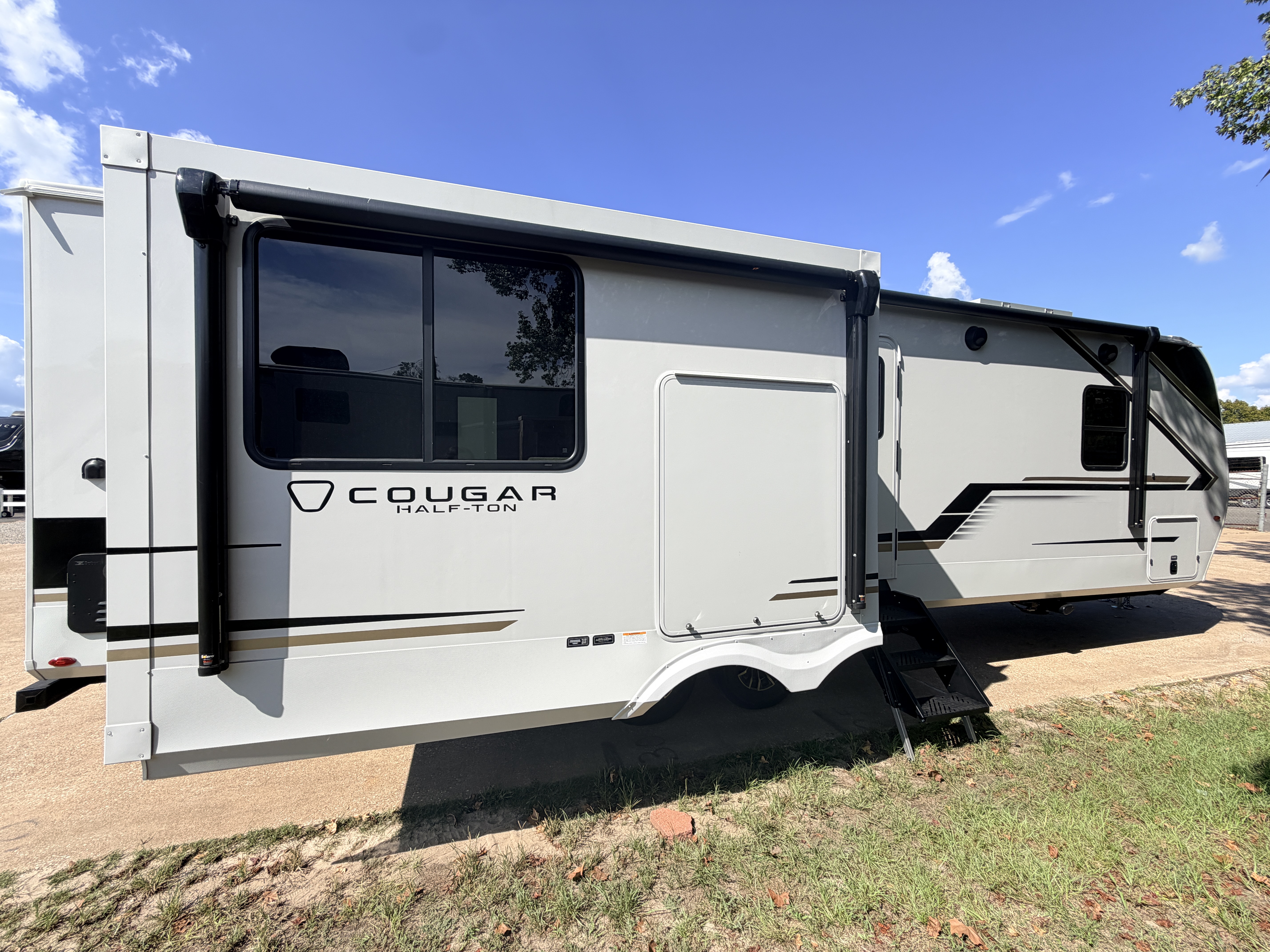 2027 Keystone COUGAR HALF-TON 29RKE - Image 8