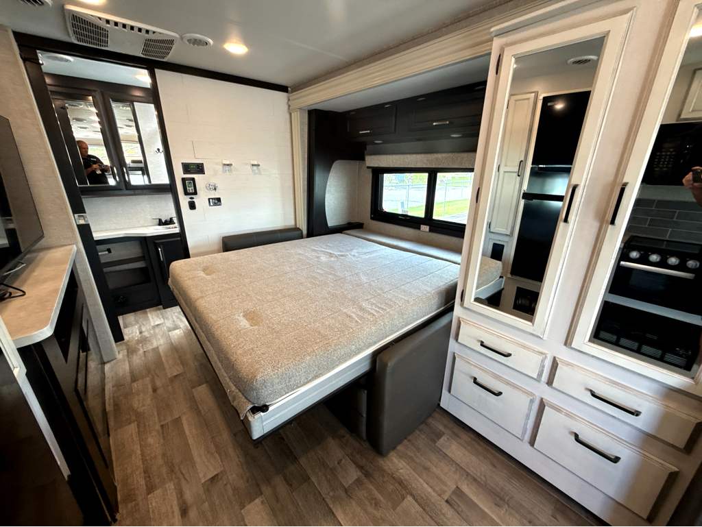 2023 ENTEGRA COACH ODYSSEY 26M - Image 20